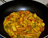 A picture of step 10 of Gajar-Matar ki Sabzi.