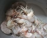 Foto langkah ke 1 dari resep Udang Goreng Bawang.