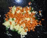 Foto langkah ke 2 dari resep Nasi Goreng Wortel.