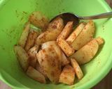 Foto langkah ke 2 dari resep Baked Potato Wedges.