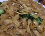 Foto langkah ke 5 dari resep Kwetiau goreng.
