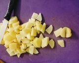 உருளைக்கிழங்கு தவா பொரியல்(potato tawa fry recipe in tamil) ரெசிபி ஸ்டேப் 1 புகைப்படம்