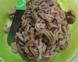 Foto langkah ke 1 dari resep Krengsengan Usus-Sayur.