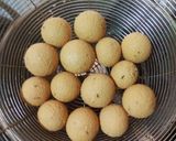 Foto langkah ke 5 dari resep Tahu bulat isi keju lumer.