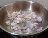 Foto langkah ke 4 dari resep Ikan Goreng Tumis Cabe Hijau.