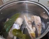 Foto langkah ke 3 dari resep Kepala ikan gabus/Haruan masak kuah Asam(ala manado).