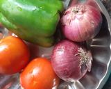 A picture of step 1 of Spicy soya chunks.