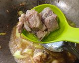 Gambar langkah 5 resipi Sup Daging dan Tulang.