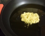 Foto del paso 7 de la receta: Arroz salteado con navajas, almejas y langostinos