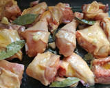 Foto del paso 1 de la receta: Pollo rustido con patatas crujientes