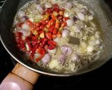 Foto langkah ke 3 dari resep Oseng Bawang Merah & Terong Bulat.