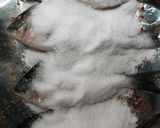 Foto del passaggio 3 della ricetta Orata al sale aromatizzata alle erbe di campo e citronette