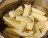 Foto del paso 2 de la receta: Hamburguesas con papas cuñas