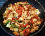 Foto del paso 3 de la receta: Pollo en salsa teriyaki con verduritas