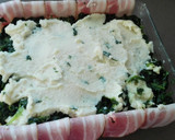 Foto del paso 4 de la receta: Pastel de puré de patatas con espinacas, lacón y bacon 