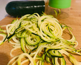 Foto del paso 1 de la receta: Spaghettis de calabacín al ajillo
