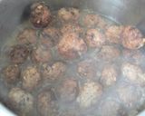 Foto del paso 7 de la receta Albóndigas con piñones en salsa de vino