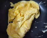 Foto langkah ke 3 dari resep Telur Saus Tiram.