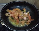 Foto langkah ke 3 dari resep Scrambled Egg Tomat 🍳🍅.