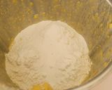 Foto del paso 2 de la receta: Magdalenas de Naranja en thermomix,en un plis plas,las medidas se hacen con el vaso de yogurt vacío