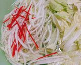 Hình bước làm 2 của món Cải thảo trộn tỏi ớt