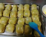 Foto langkah ke 9 dari resep Bolen Isi Pisang Keju.