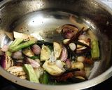 A picture of step 4 of Sesame Seeds Gravy for rice.