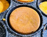 Foto langkah ke 9 dari resep Bika Ambon Mini Kuning Telor Teflon Ala Tintin.