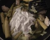 A picture of step 4 of Thai Green Curry.