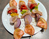 Foto del paso 2 de la receta: Brochetas de salmonetes y verduritas