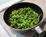 A picture of step 2 of Just Steam! Flavorful, Low-Sodium Edamame.