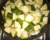 Foto del paso 2 de la receta: Zapallo italiano casi salteado
