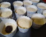 Foto del paso 4 de la receta: Enamórate con estos Muffins sorpresa rellenos de bombón