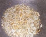 A picture of step 1 of Termeric rice.