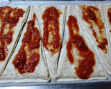 Foto del passaggio 5 della ricetta Cornetti pizza