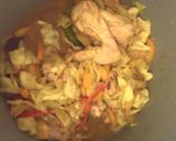 صورة لخطوة 2 من وصفة رز الملفوف والفليفلة الملونه 🍚