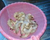 Foto langkah ke 1 dari resep Udang Goreng Tepung.