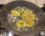 A picture of step 3 of Spring Onion Pakora.