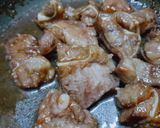 Hình bước làm 2 của món Sườn non rang