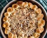 Foto langkah ke 5 dari resep Pizza dengan pinggiran sosis (sausage crust pizza).