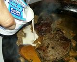 Foto del paso 4 de la receta: Lomo o cuadril en salsa de champiñones con papas rústicas