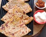A picture of step 6 of Mix vegetable paratha.