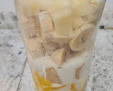 Foto del paso 2 de la receta: Batido de mango, plátano, galletas, nueces y canela