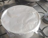A picture of step 3 of Neapolitan Edam Cheese Flan.