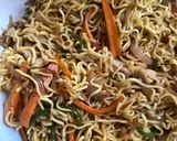 صورة لخطوة 5 من وصفة الأندومي بالطريقة الفلبينية