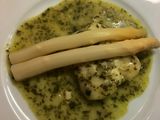 Merluza en salsa verde con espárragos