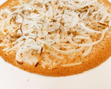 Foto del paso 6 de la receta: Pizza fit - queso y cebolla