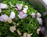 A picture of step 2 of Sarsoon ka saag.