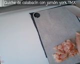 Foto del paso 4 de la receta: Quiche de Calabacín con Solomillo de Pollo TMX