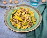 Une image de l'étape 5 de Salade de pâtes, champignons et avocat.